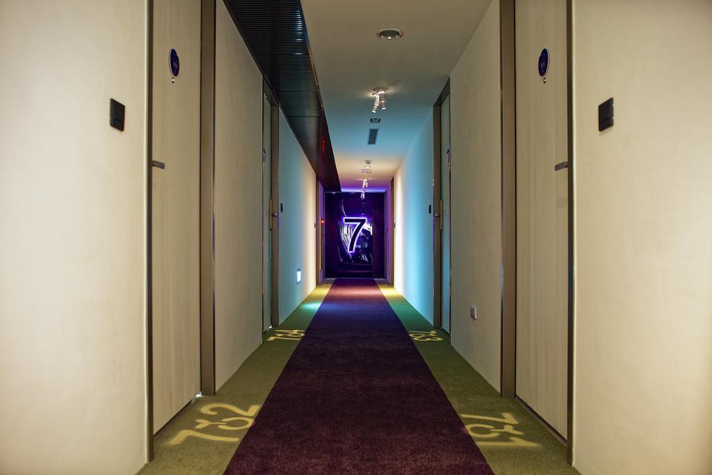 Hotel 7 Тайджун Екстериор снимка